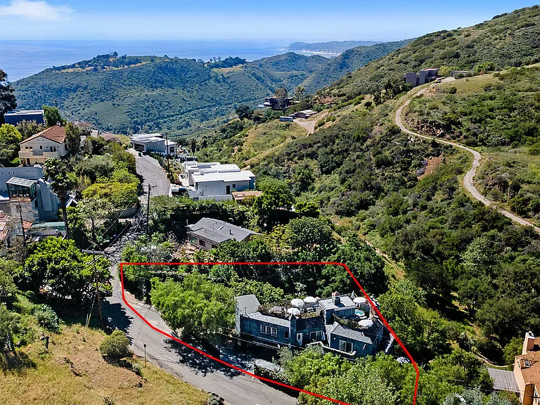 2851 Seabreeze Dr — Photo 6