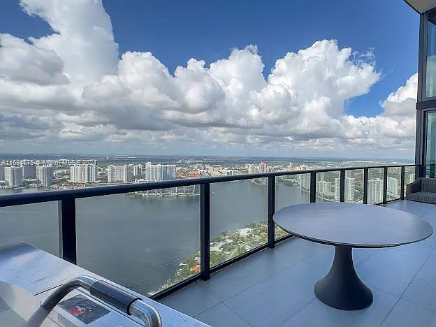 18555 Collins Ave #5203 — Photo 37