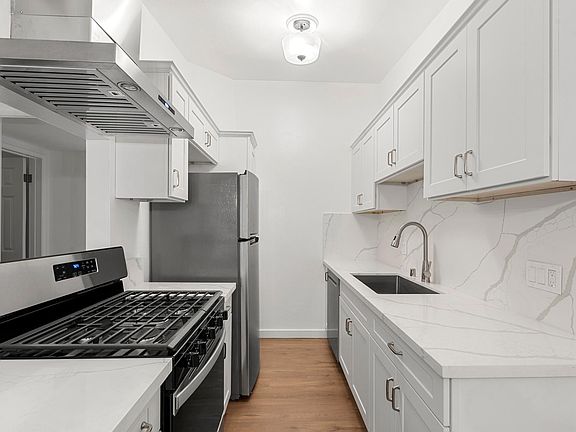 3rd image of 1829 Beloit Ave APT 6