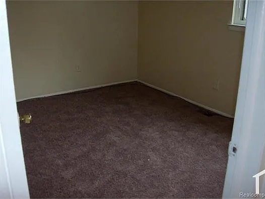 15110 W Nine Mile Rd — Photo 21