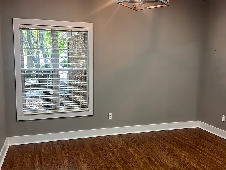1914 Hillbrook Cir — Photo 5