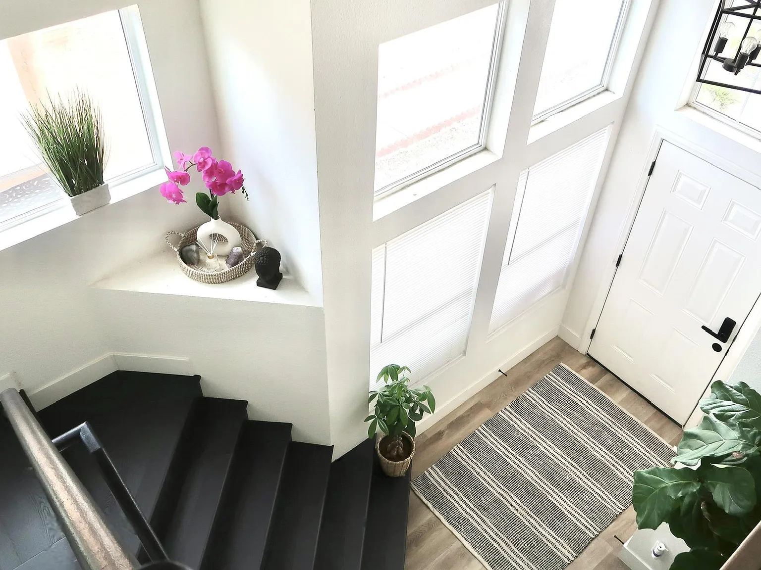 4 bed, 3.0 bath, 2092 sqft, $983 — Photo 3