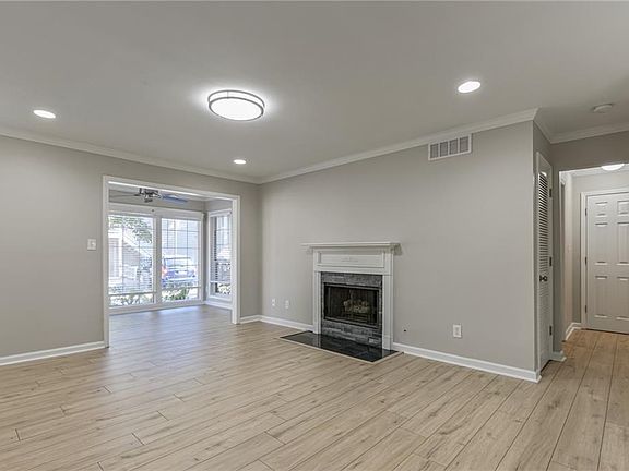 5th image of 1806 Country Park Dr SE