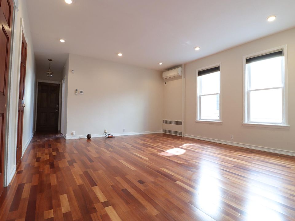 1st image of 7541 67th Dr Floor 1