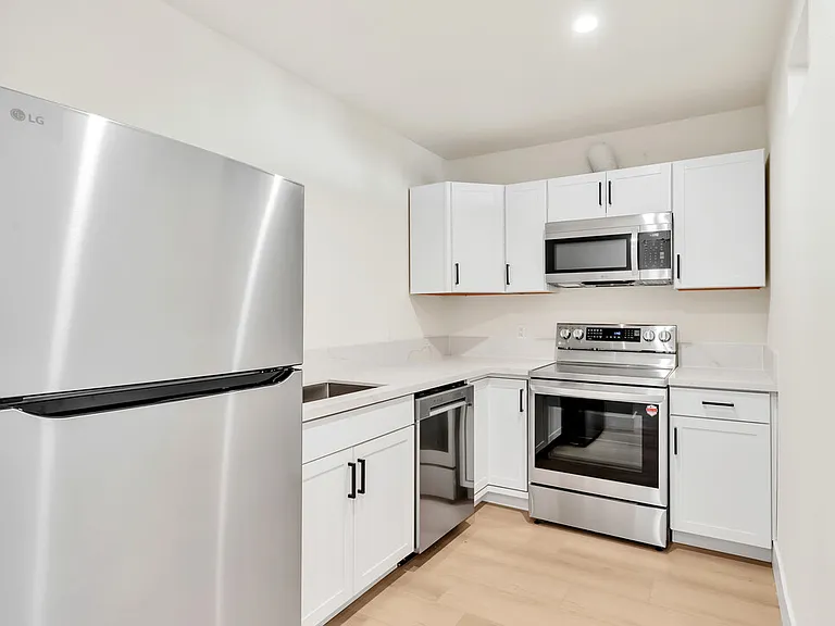 7846 Herschel Ave #7 — Photo 16