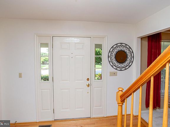 5th image of 949 Scarlet Oak Dr