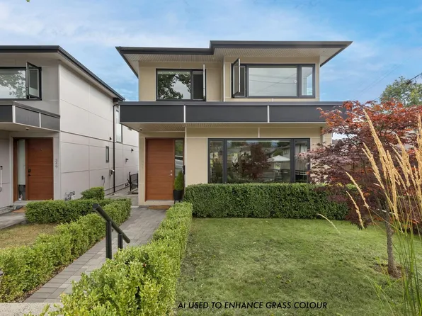 351 W 21st St, North Vancouver, BC V7M 1Z6