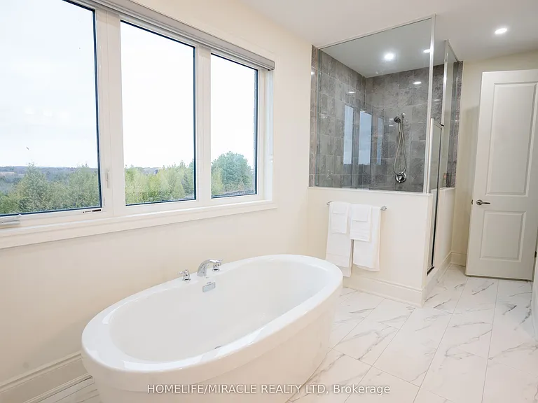 93 Bluebird Blvd — Photo 34