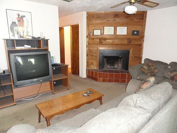 2nd image of 2334 Sylvan Ct APT C