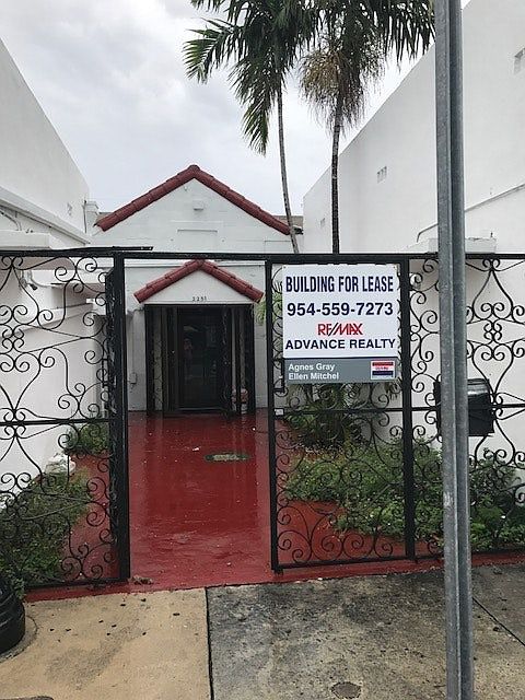 1st image of 2251 SW 22nd St