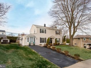 61 Tweed Rd, Levittown, PA 19056