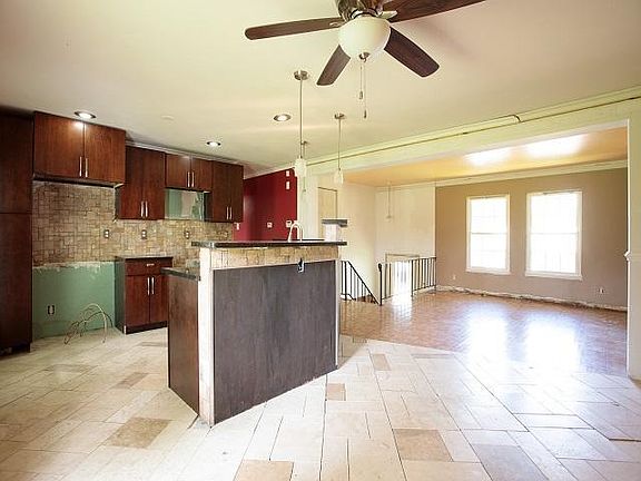4th image of 4352 Beck Ave