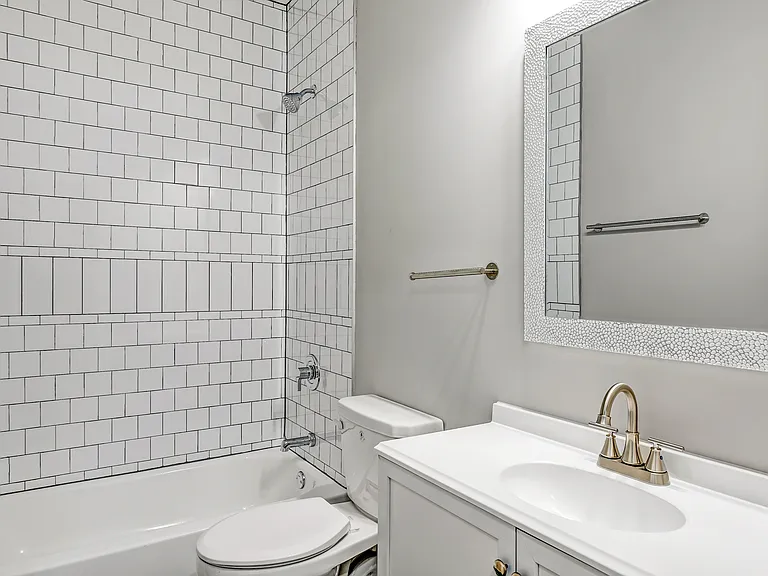 2806 Lafayette Ave #D — Photo 7