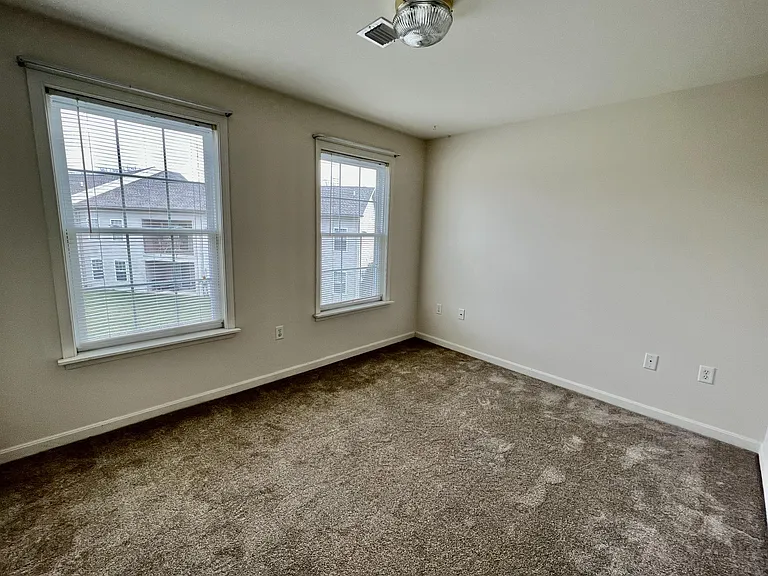 136 Hiddenwood Dr #1 — Photo 5