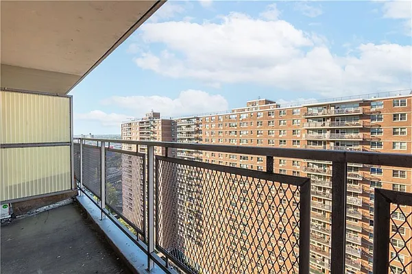 Sold by Remax Edge | media 37