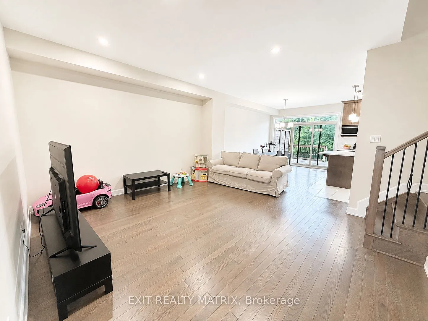 3 bed, $2,600 — Photo 3
