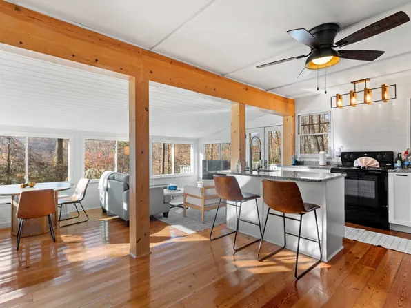 1 Musnug Road, Danbury, CT 06811