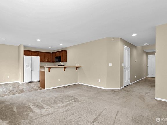 5th image of 6856 Fresco Drive SE