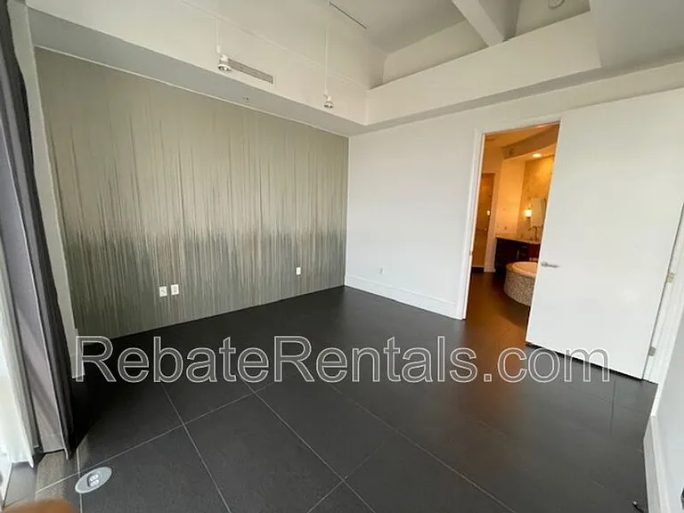 320 N 1st St #813 — Photo 32