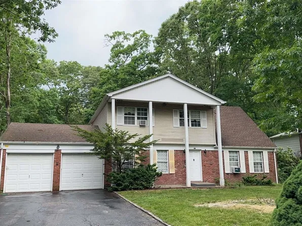 36 Glenridge Ave, Stony Brook, NY 11790