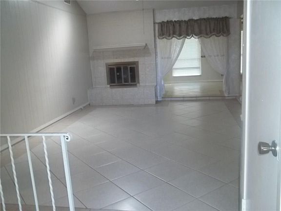 3rd image of 3202 Birch Dr