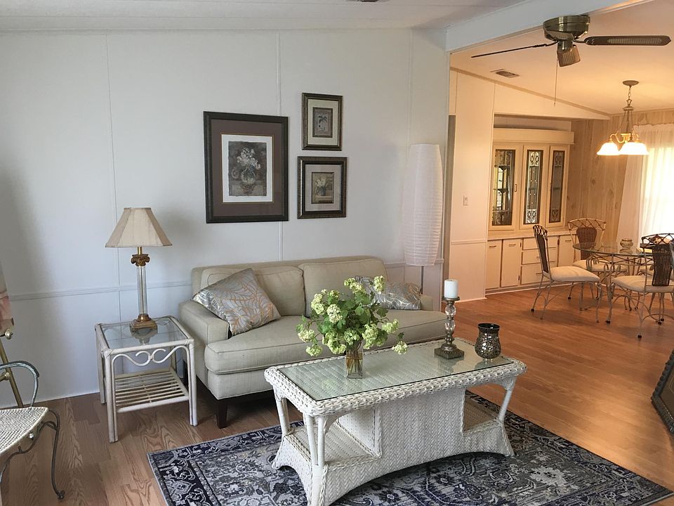 1st image of 204 Fan Palm Ln #204