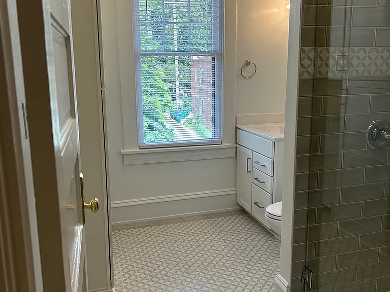 7 S Dooley Ave — Photo 11