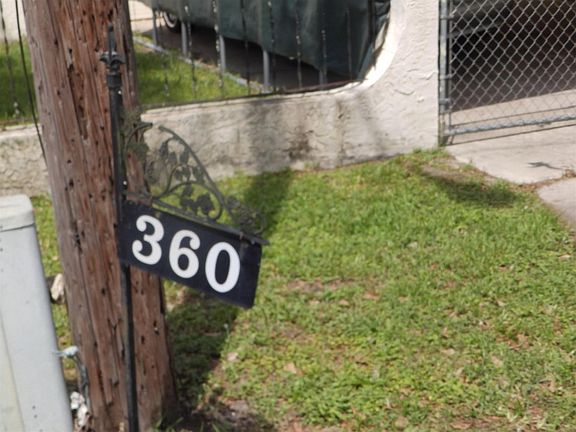 2nd image of 360 1st Ave
