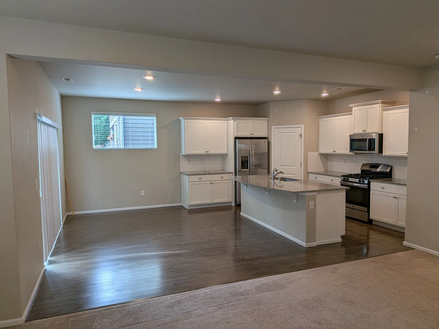4 bed, 2.5 bath, 2092 sqft, $2,950 — Photo 4