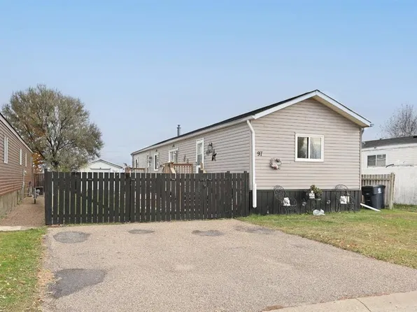 97 N Meadow Lake Close E, Brooks, AB T1R 1G1