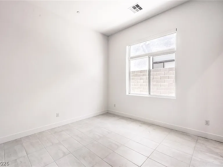 10864 Agate Cliffs Ave — Photo 19