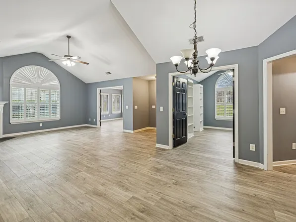 825 S Browns Ln APT 2102, Gallatin, TN 37066