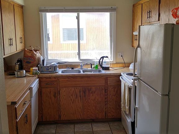 4th image of 908 E Baker St