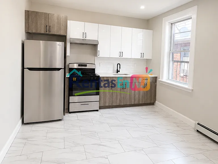 380 N 11th St #5A — Photo 2