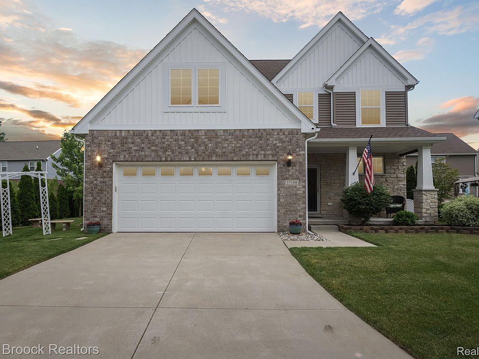 1st image of 37180 Chestnut Dr