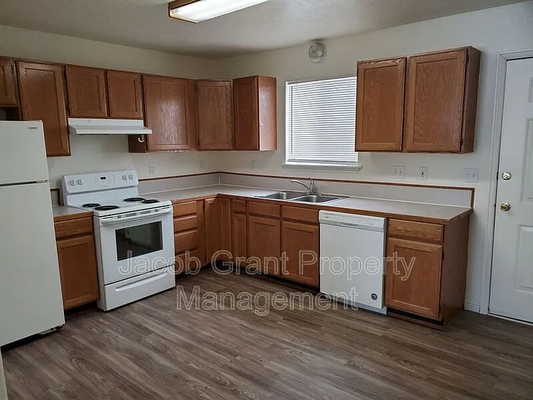 4946 Cole St #1 — Photo 2