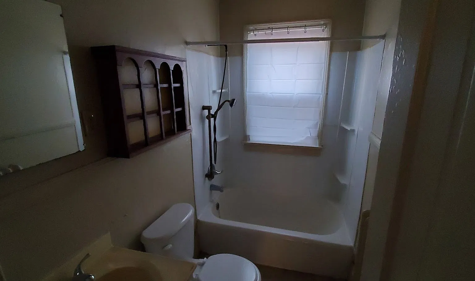 1 Bedroom 1 Bathroom Duplex! — Photo 4