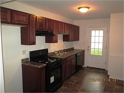 2nd image of 608 N Lancaster Ave