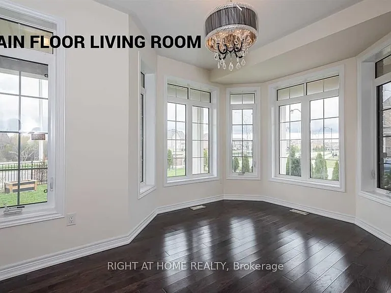 22 Vanwood Cres — Photo 6