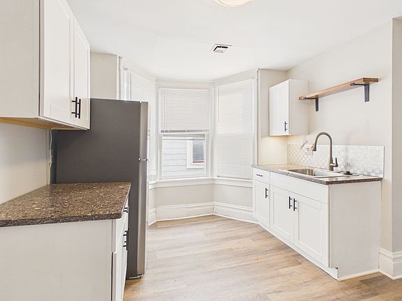 2nd image of 1005 N 3rd St APT 3