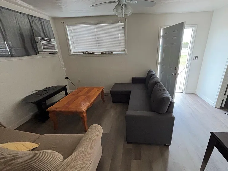 928 Main St #922 — Photo 3