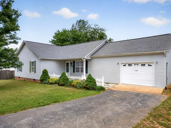 1714 Whitehall Ct, Cookeville, TN 38501