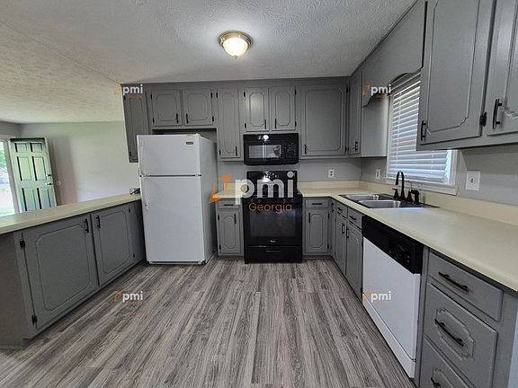 3rd image of 235 Russell Dr