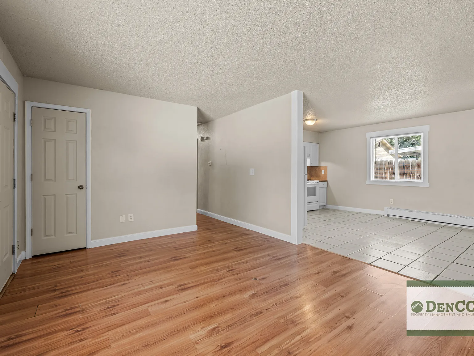 3 bed, 1000 sqft, $2,200 — Photo 3