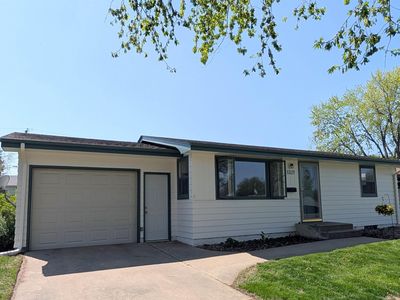 1321 S Coates Rd, Sioux Falls, SD, 57105