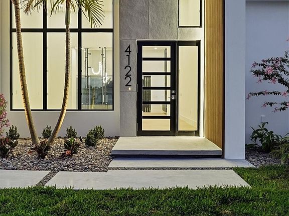 4th image of 4122 SW 27th Pl