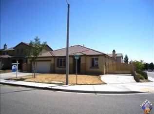 3300 Palm Frond St, Rosamond, CA 93560