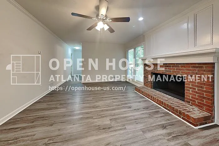 3960 Windy Shore Dr — Photo 4