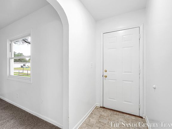 4th image of 1265 Catherine Ave