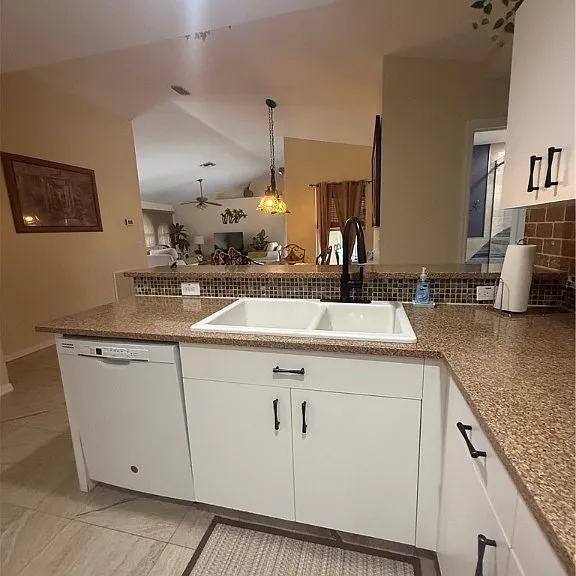 1113 SE 20th Ct — Photo 7